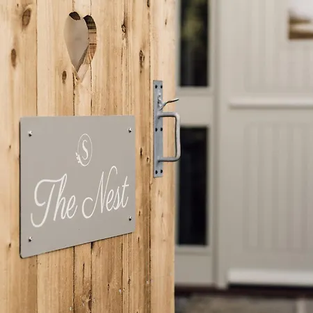 The Nest By Sedgewell Barn Semesterbostad
